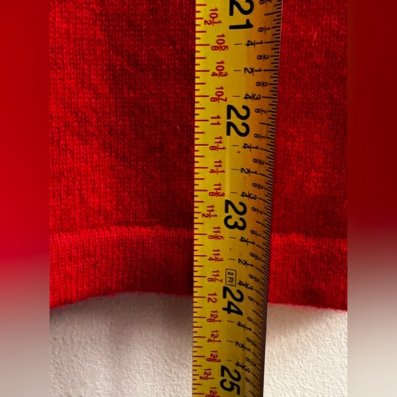 J. Mclaughlin Red Turtleneck Sweater 100% Cashmere Soft Classic S - Picture 7 of 7